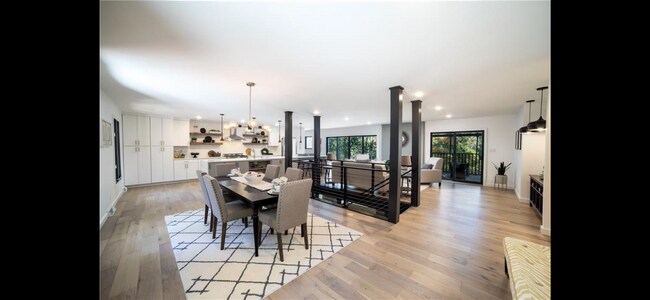 Building Photo - 414 Shorecrest Dr