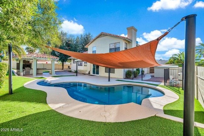 Building Photo - 5044 E Paradise Ln