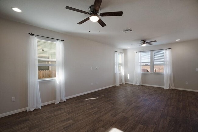 Building Photo - 205 Guemal Rd