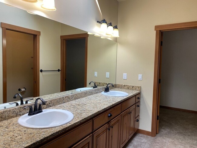 Building Photo - 3-bedroom, 1.75 Bath Home in the Village