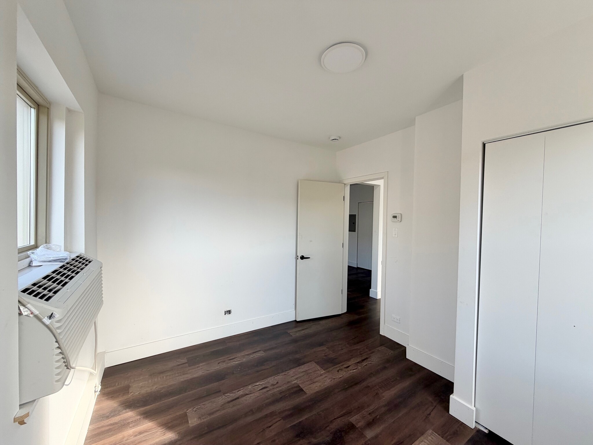 Building Photo - 5647 N Ashland Ave