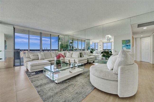 Building Photo - 3500 Mystic Pointe Dr