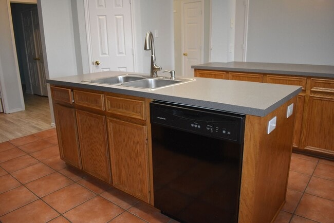 Building Photo - TWO LIVING ROOMS AND TWO DINING ROOMS! Sol...