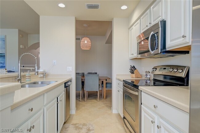 Building Photo - 10317 Heritage Bay Blvd