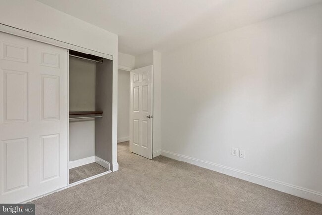 Building Photo - 8914 Shamrock Ct