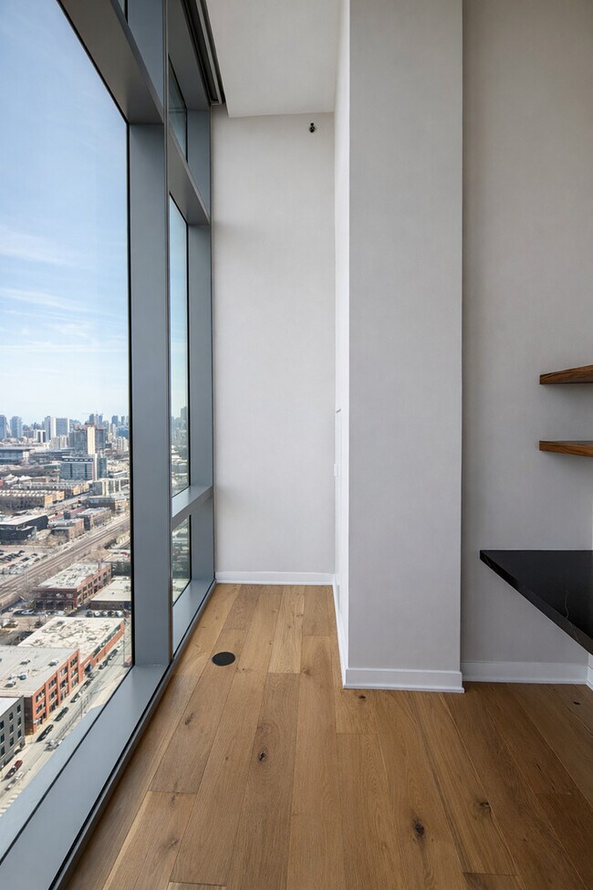 Building Photo - 1114 W Carroll Ave