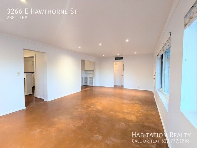 Building Photo - 3266 E Hawthorne St