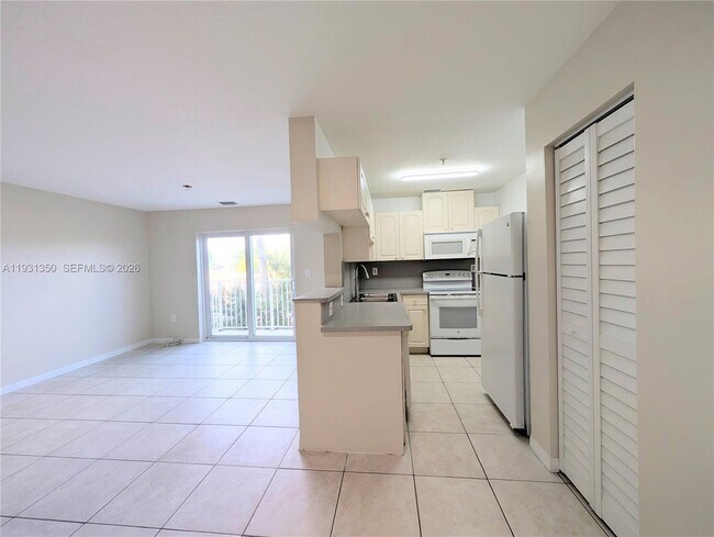 Building Photo - 3201 W Flagler St