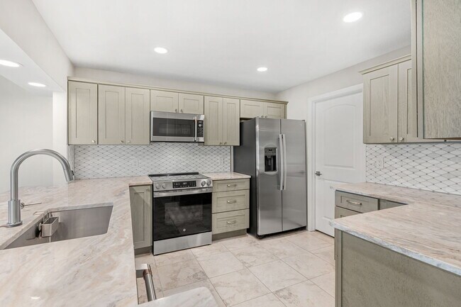 Building Photo - 1700 Commodore Blvd