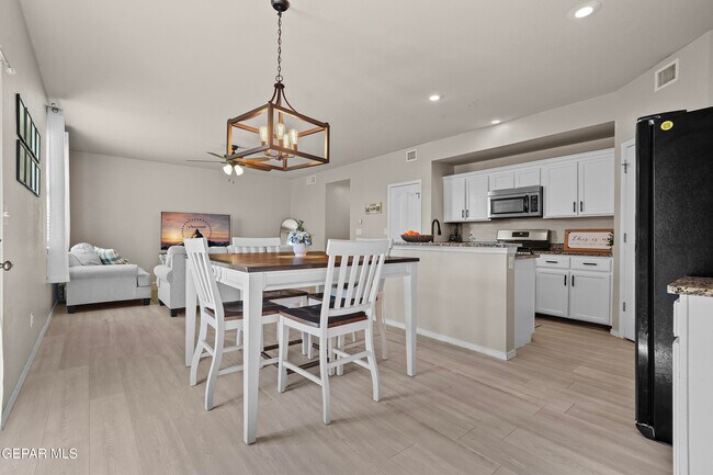 Building Photo - 13514 Bradford St