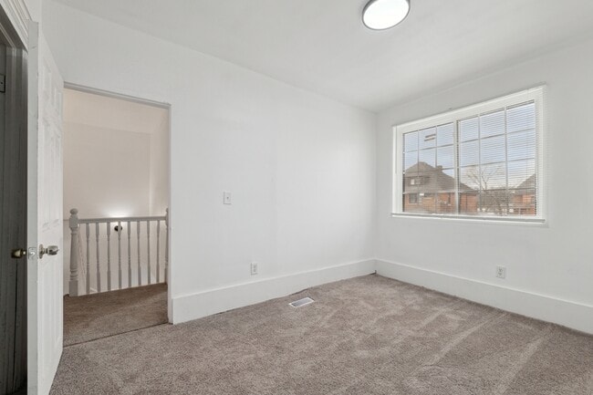 Building Photo - 1478 Helen St