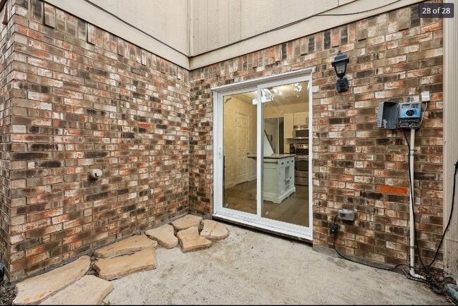 Building Photo - 13246 Pandora Dr