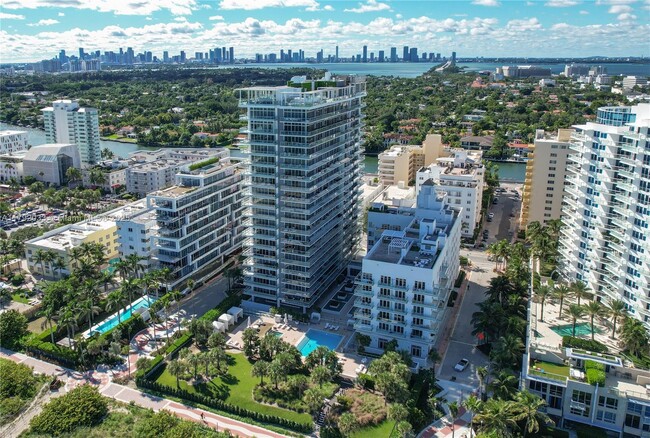 Building Photo - 3737 Collins Ave