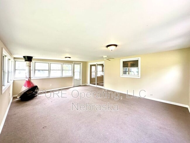 Building Photo - 5851 S 51st St