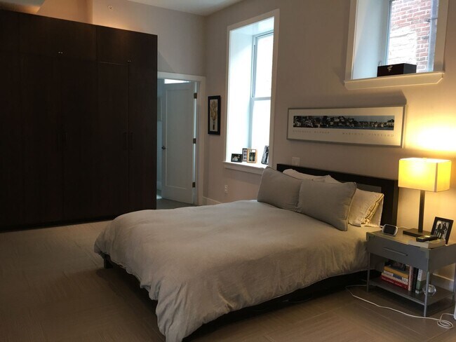 Building Photo - 116 S 20th St