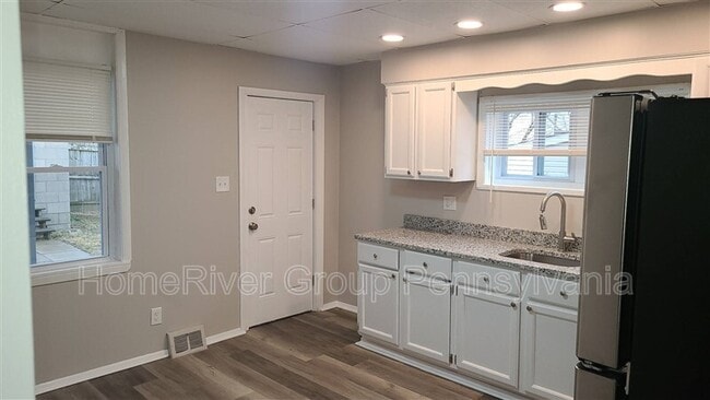 Building Photo - 804 Arlington Ave