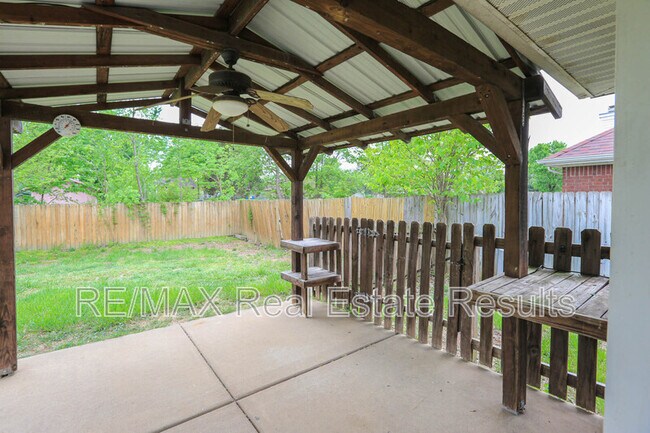 Building Photo - 3606 SE 8th St