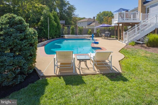 Building Photo - 1615 Spottsworth Way