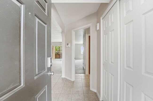 Building Photo - Prime Scottsdale Living | 2 Master Suites + Private Patio Retreat