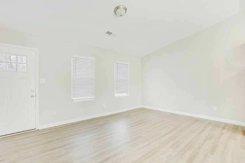 Building Photo - 837 Forest Path