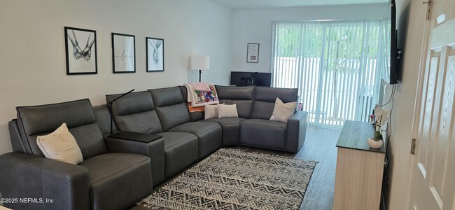 Building Photo - 5439 Tellaro Ln