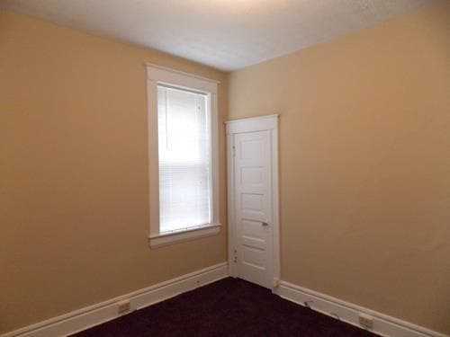 Building Photo - 213 E Garfield St