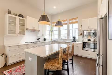 Building Photo - 1305 Town Creek Dr