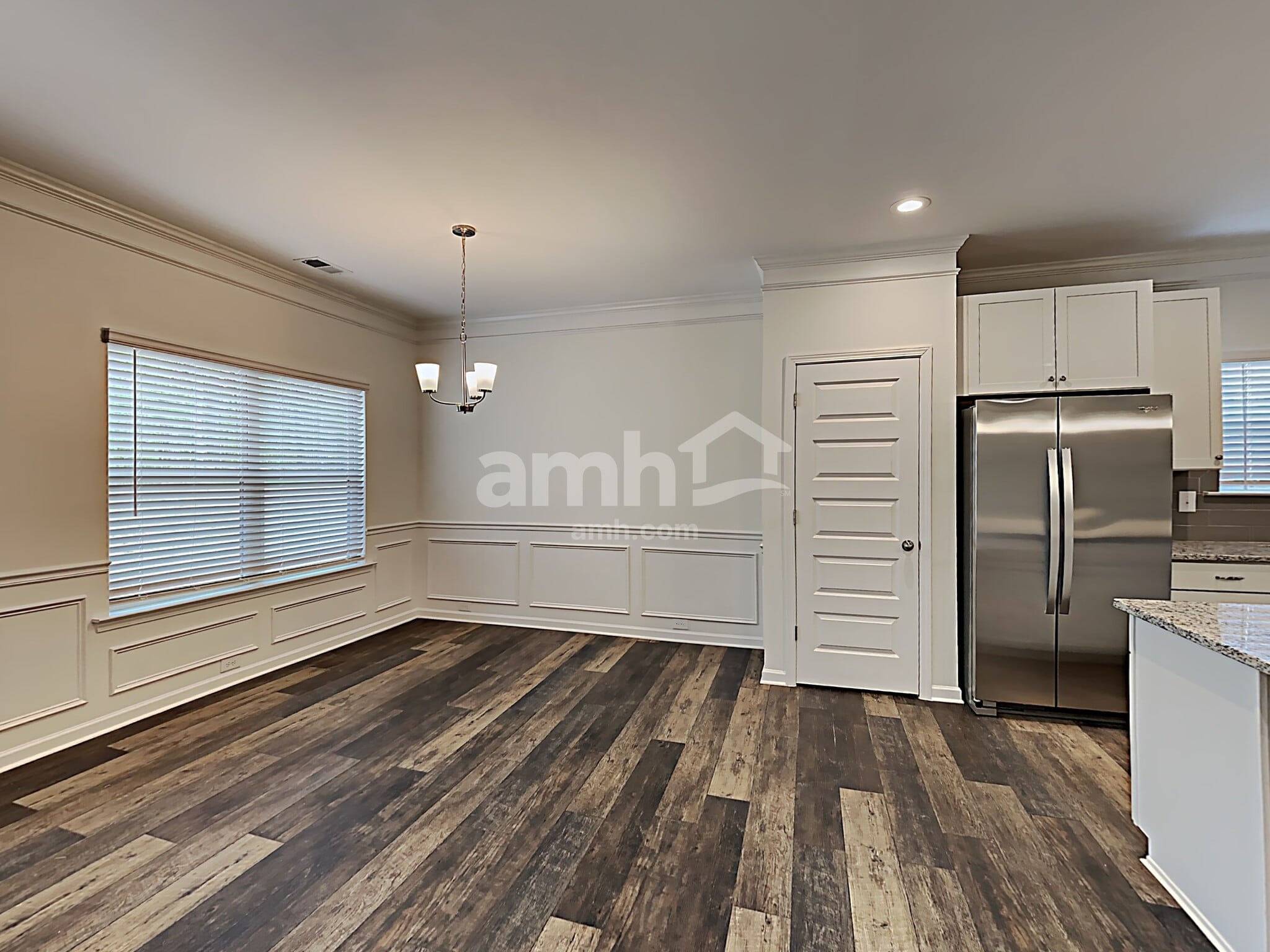 Building Photo - 260 Deodar Ln