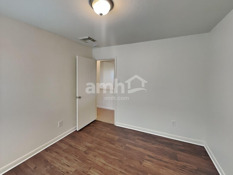 Building Photo - 3555 Red Meadows Dr