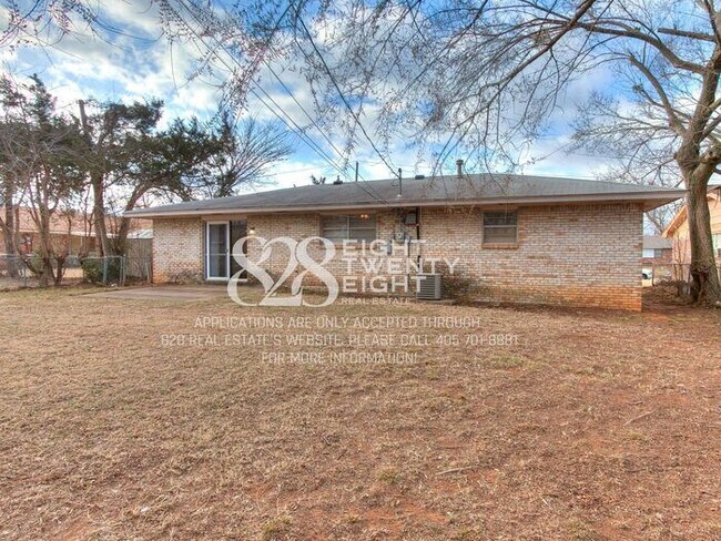 Building Photo - Midwest City 3 Bed/2 Bath House with Attached Two-Car Garage!
