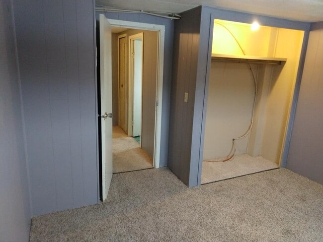 Building Photo - 112 E Cherry St