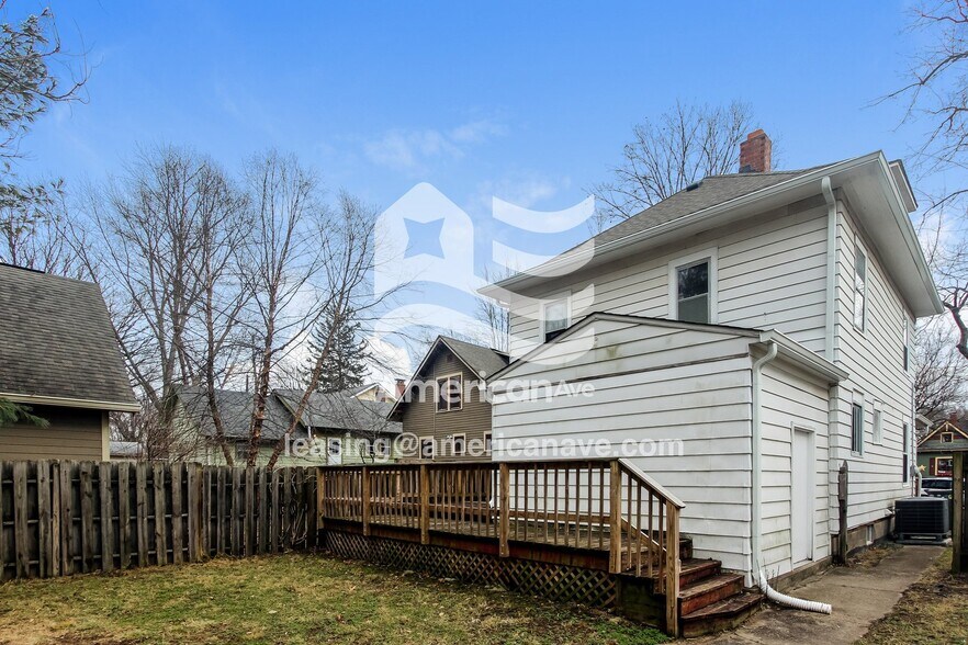 Building Photo - 5928 E University Ave