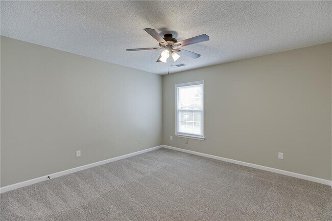 Building Photo - 305 Leatherman Ct