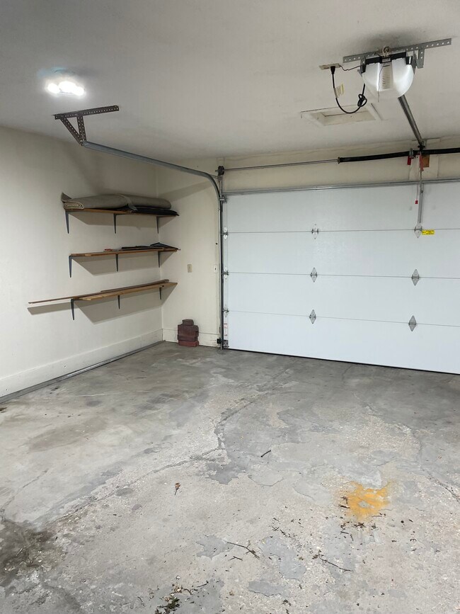 2-Car Garage - 1505 Little Bluestem Ct