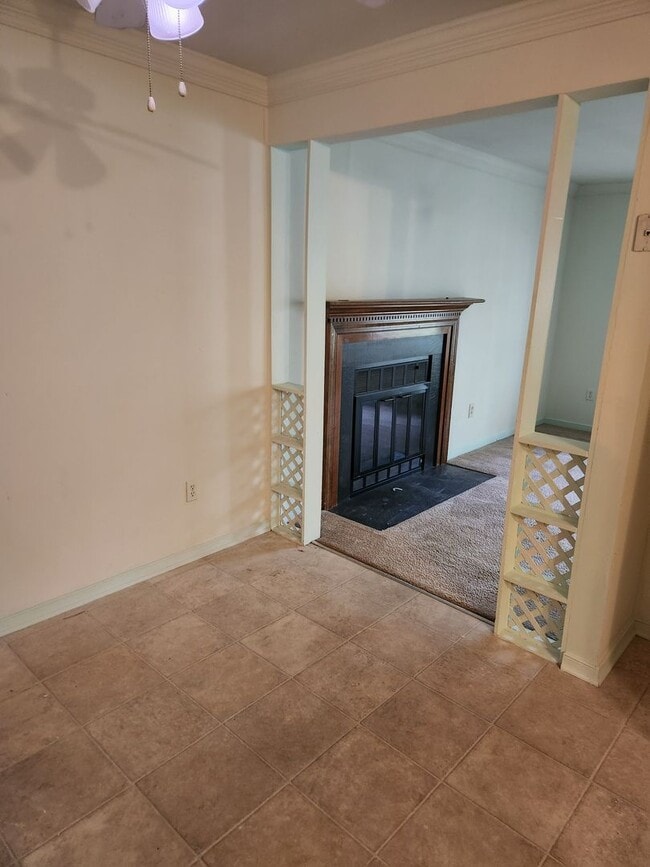 Building Photo - Chesterfield/Midlothian Area-Brandermill Subdivision