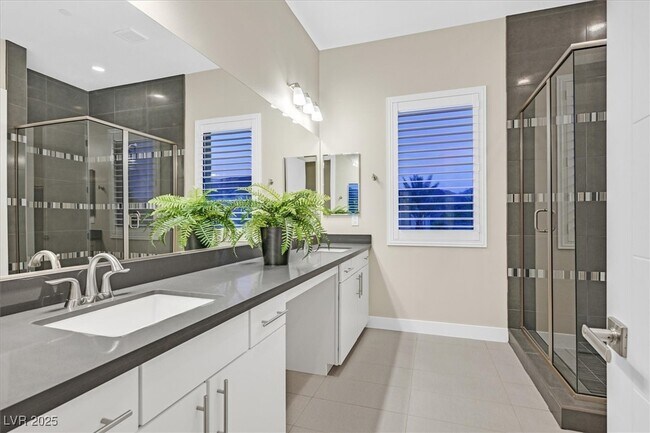 Building Photo - 65 Garibaldi Wy