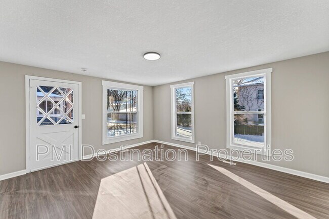 Building Photo - 811 N 10th St