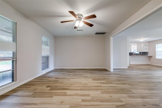 Building Photo - 8915 Bintliff Dr