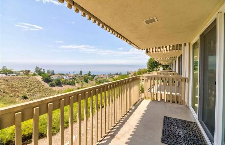 Balcony - 6526 Ocean Crest Dr