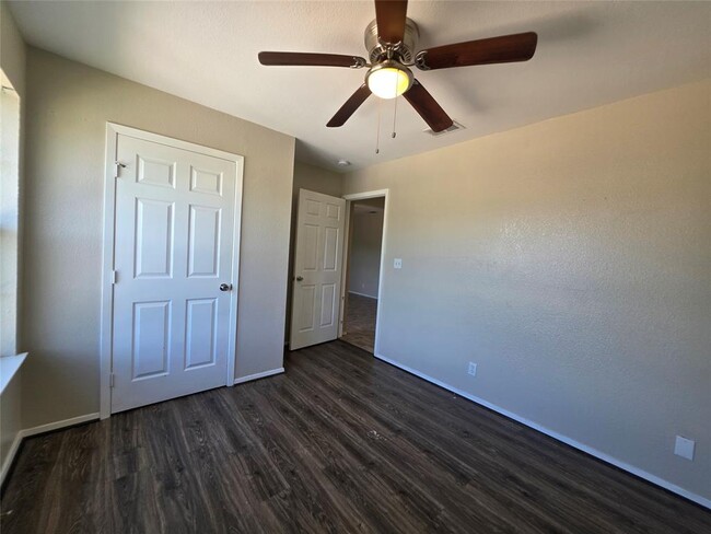 Building Photo - 2200 Katy Ln