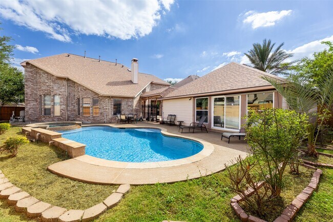 Building Photo - 25314 Greenwell Springs Ln