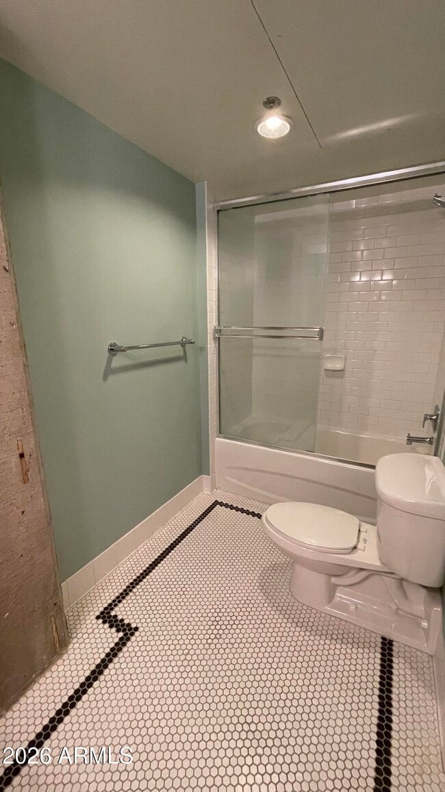 Building Photo - 114 W Adams St