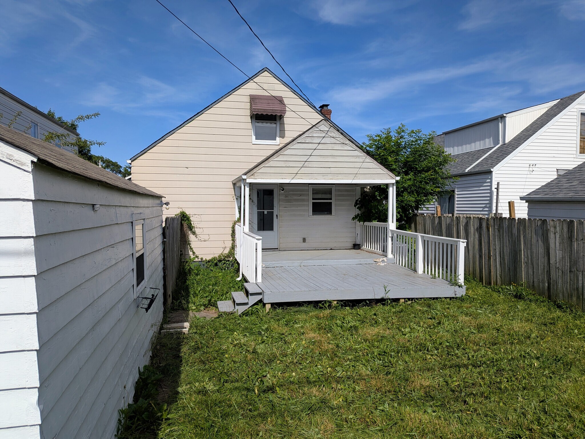 Building Photo - 543 Woodbury Ave