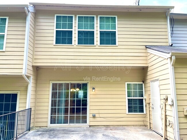 Building Photo - 2813 Deerwood Ln