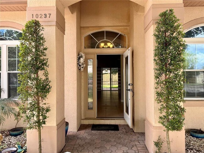 Building Photo - 10237 Facet Ct