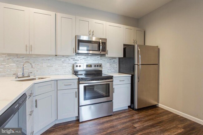 Primary Photo - 1917 N 7th St