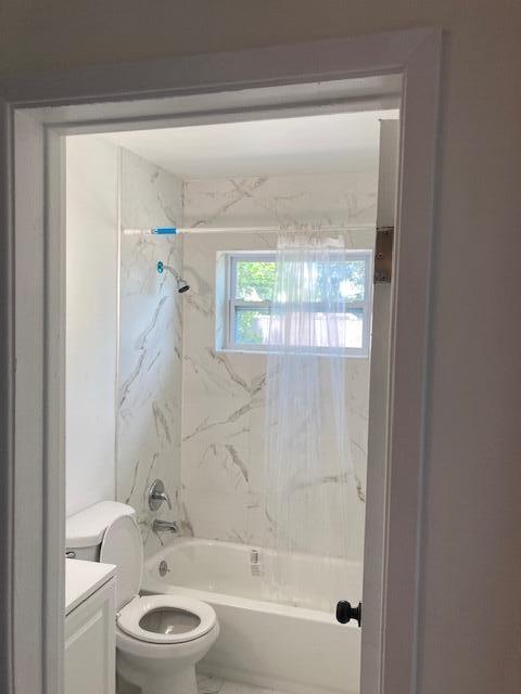 Building Photo - 341 SW 15th St