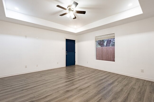 Building Photo - 1308 Church St