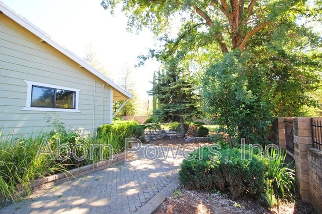 Building Photo - 3581 Cercis Way