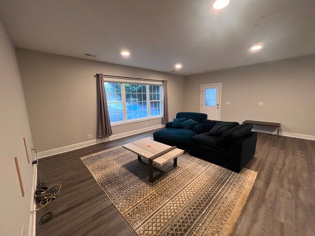 Living Room - 160 N Peace Haven Rd